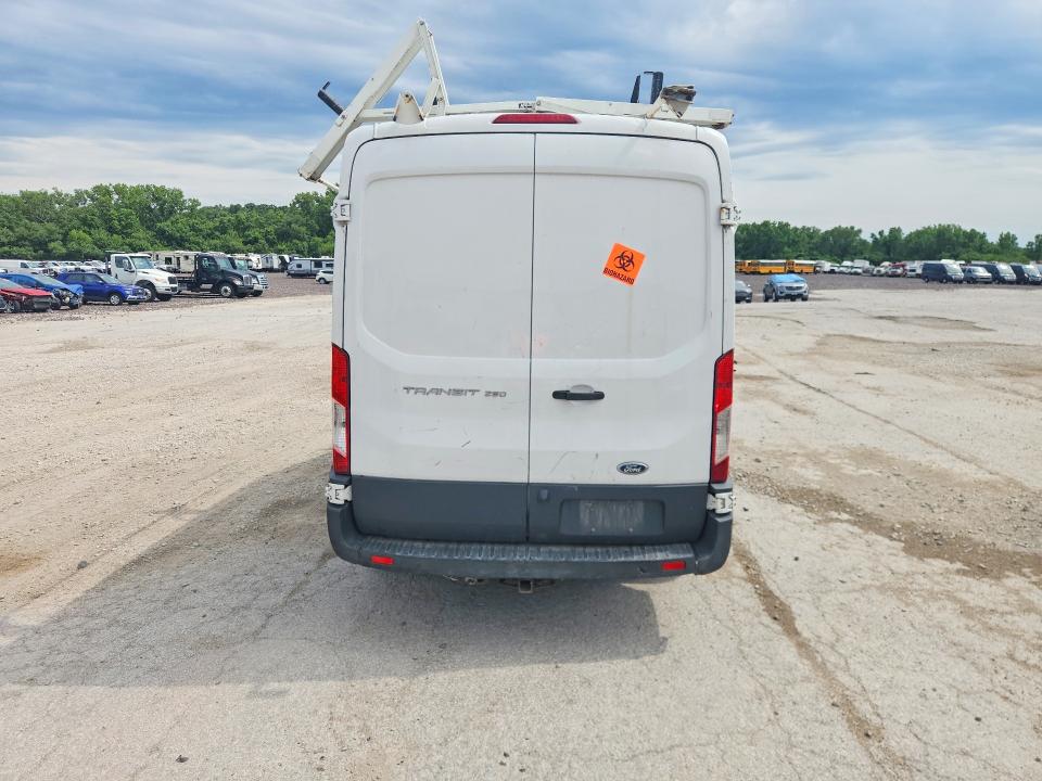 2016 Ford Transit მანქანა იყიდება აუქციონზე, vin: 1FTYR1CMXGKB53819, აუქციონის ნომერი: 57898216