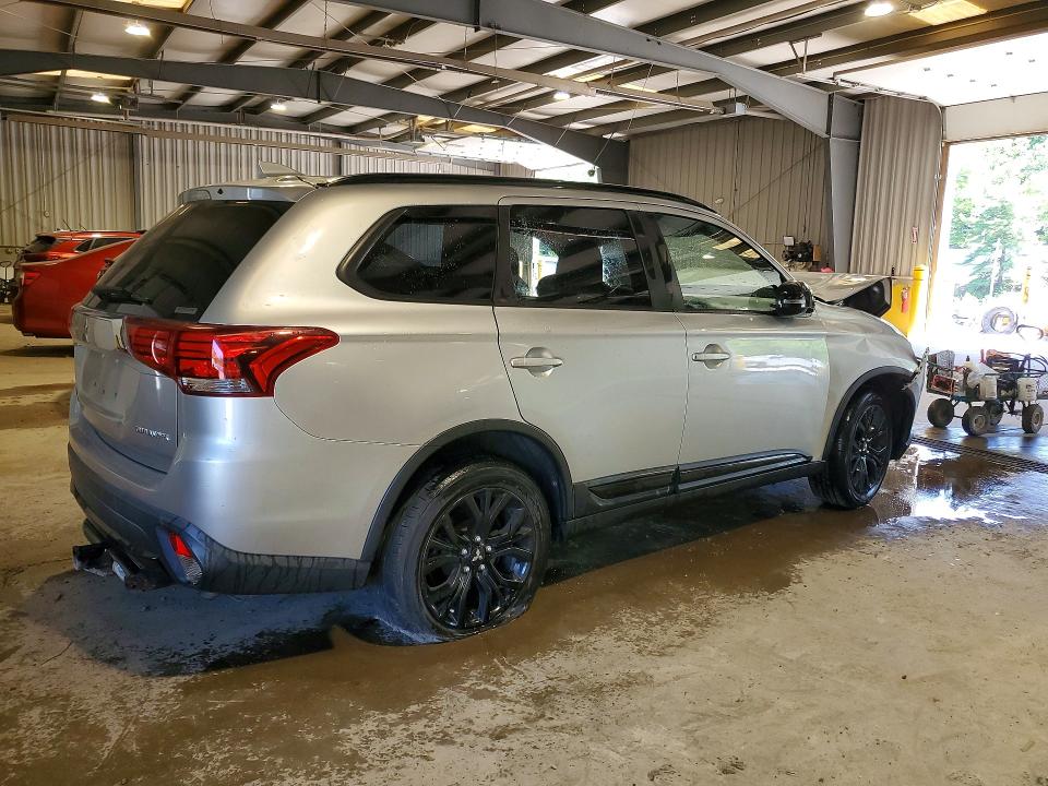 Продажа на аукционе авто 2018 Mitsubishi Outlander, vin: JA4AZ3A34JZ020554, номер лота: 55940666