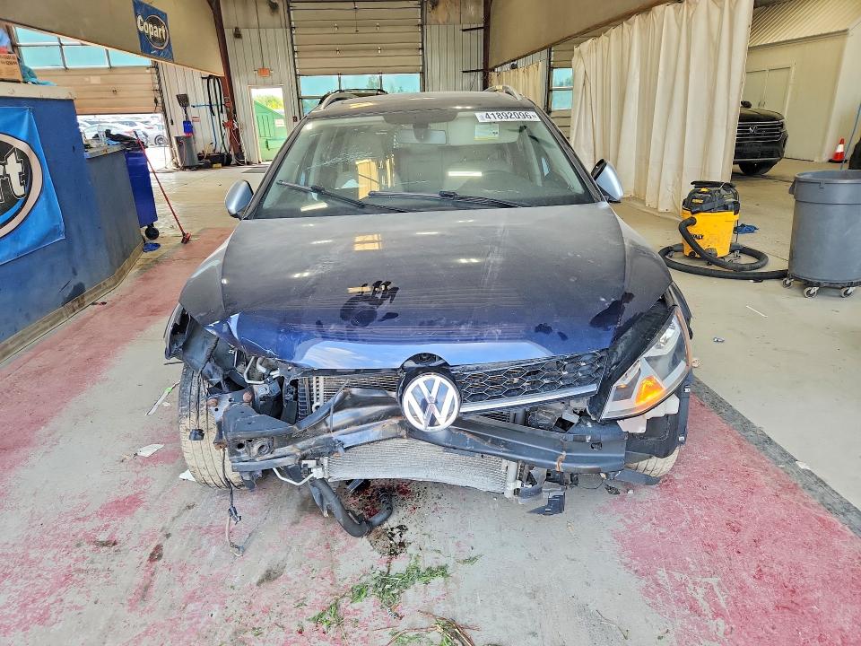 Продажа на аукционе авто 2017 Volkswagen Golf Alltrack, vin: 3VWH17AU2HM533970, номер лота: 41892096