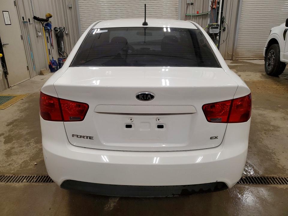 2010 Kia Forte მანქანა იყიდება აუქციონზე, vin: KNAFU4A23A5061849, აუქციონის ნომერი: 57492546