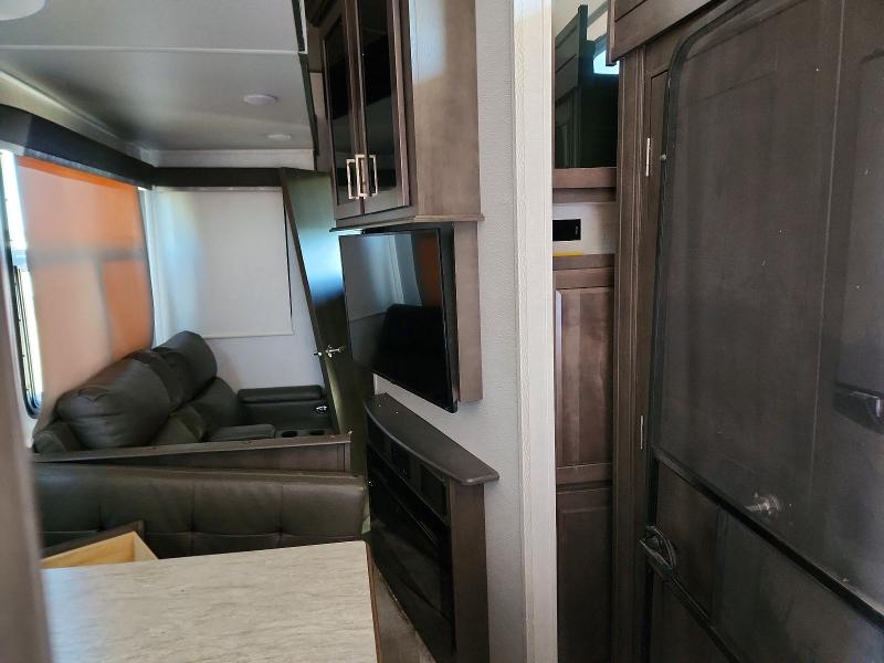 Продажа на аукционе авто 2021 Forest River Rockwood 2, vin: 4X4FRLE27M1895167, номер лота: 65478086