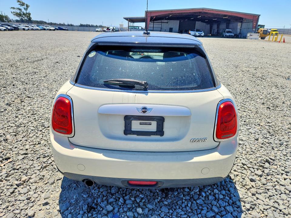 2015 Mini Cooper მანქანა იყიდება აუქციონზე, vin: WMWXS5C51FT829015, აუქციონის ნომერი: 56973036