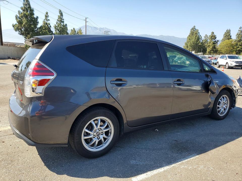 56471886 :رقم المزاد ، JTDZN3EU3GJ046013 vin ، 2016 Toyota Prius V مزاد بيع