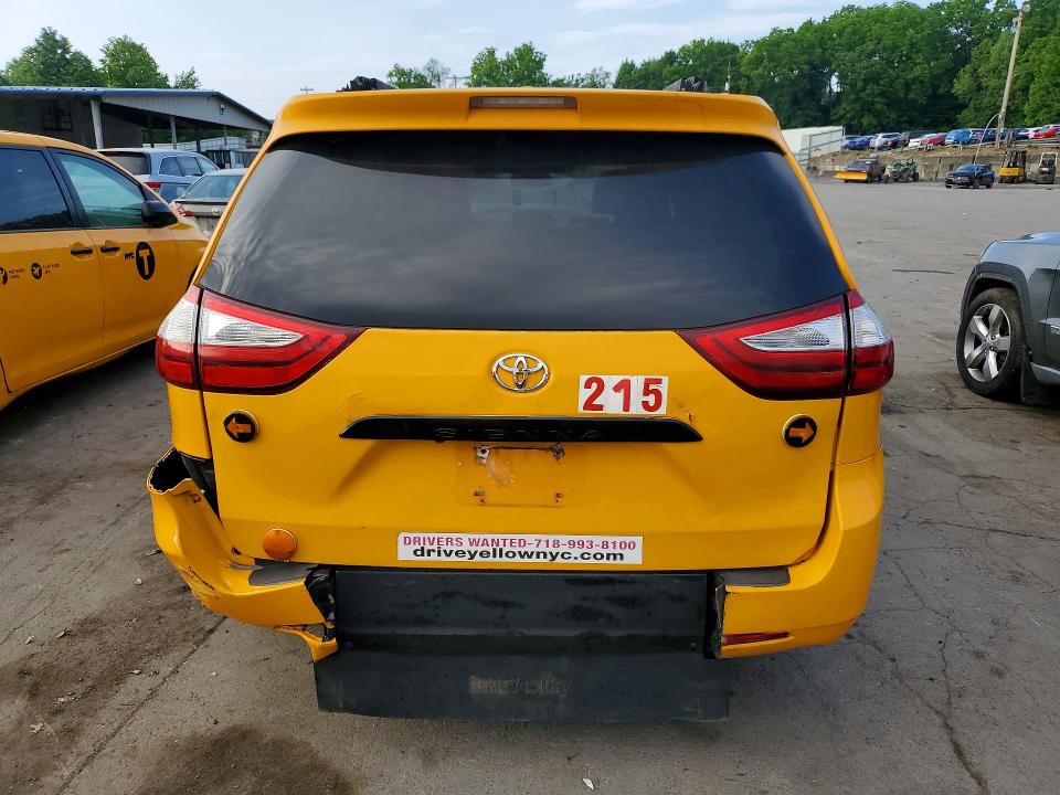 Продажа на аукционе авто 2017 Toyota Sienna, vin: 5TDKZ3DCXHS877415, номер лота: 57138186