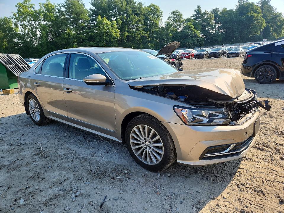 2016 Volkswagen Passat მანქანა იყიდება აუქციონზე, vin: 1VWBT7A38GC015661, აუქციონის ნომერი: 97682705