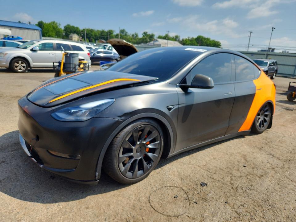 56530136 :رقم المزاد ، 7SAYGAEE6RF029884 vin ، 2024 Tesla Model Y مزاد بيع