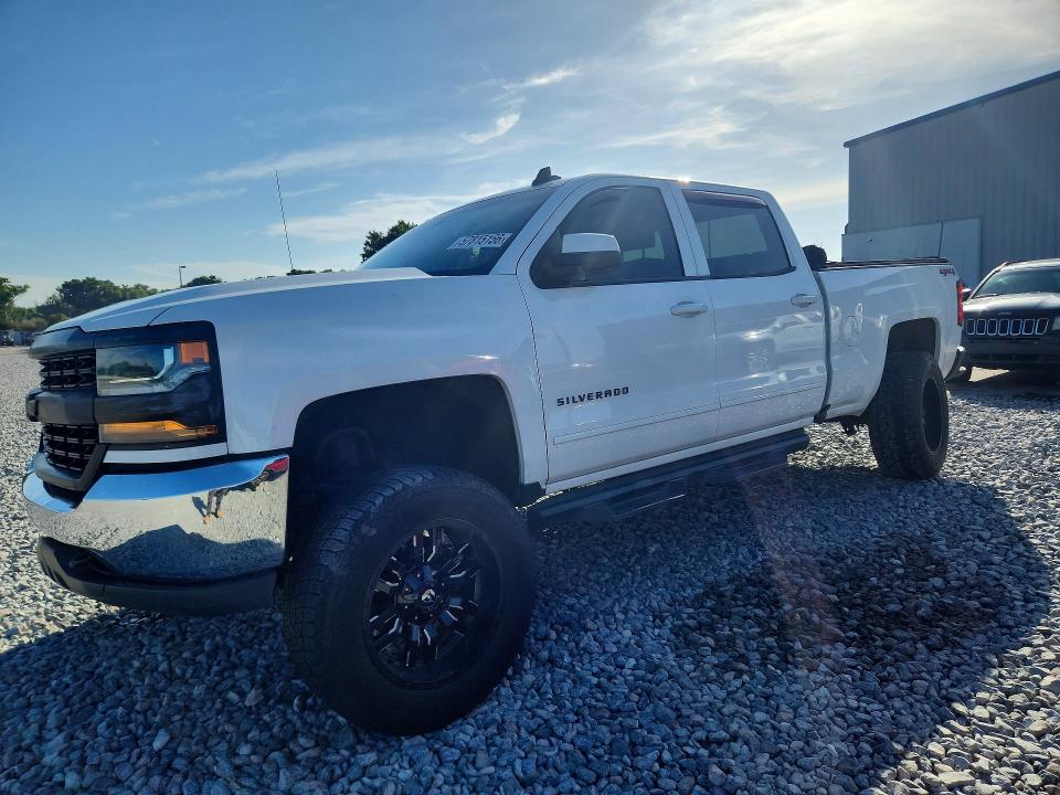 Продажа на аукционе авто 2018 Chevrolet Silverado, vin: 1GCUKREC0JF152085, номер лота: 57815156