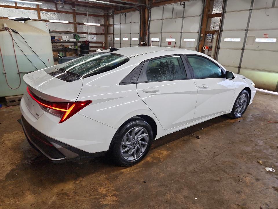 2026 Hyundai Elantra Hybrid მანქანა იყიდება აუქციონზე, vin: KMHLM4DJ9TU184875, აუქციონის ნომერი: 56152986