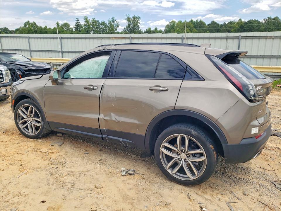 55539926 :رقم المزاد ، 1GYFZFR49LF017917 vin ، 2020 Cadillac Xt4 مزاد بيع