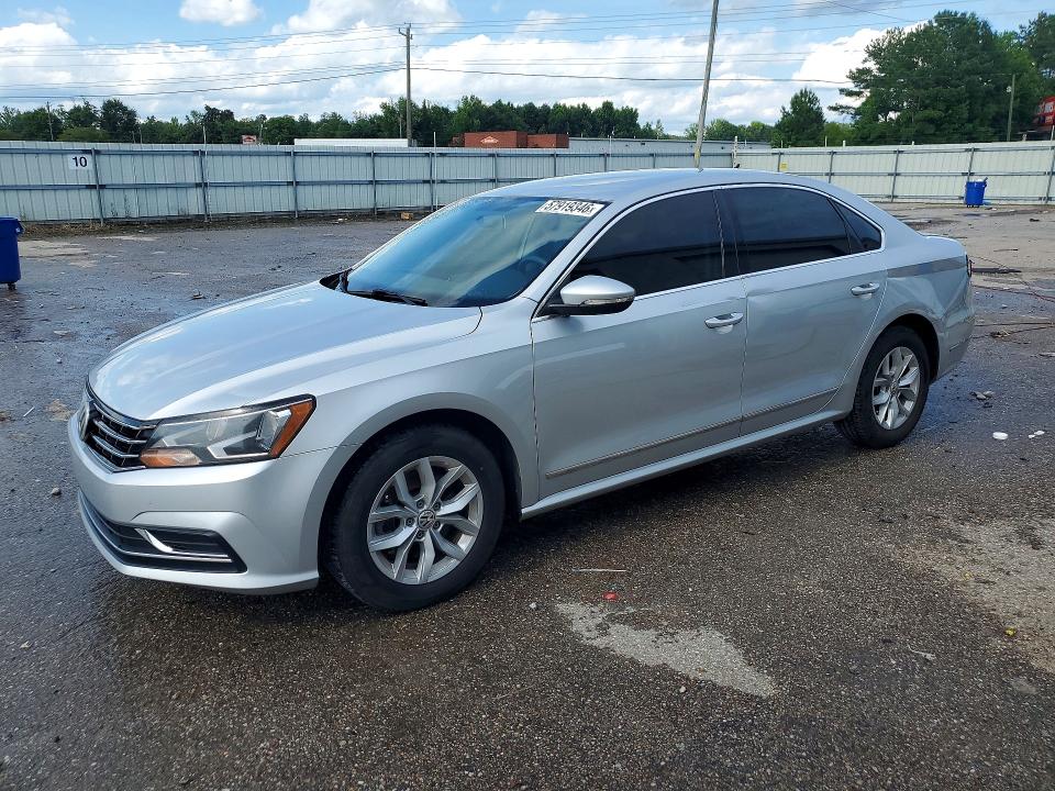 2017 Volkswagen Passat მანქანა იყიდება აუქციონზე, vin: 1VWAT7A38HC058765, აუქციონის ნომერი: 57919346