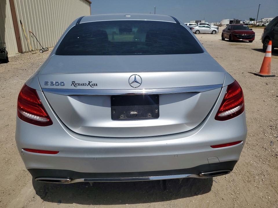 59148686 :رقم المزاد ، WDDZF4JB2JA432488 vin ، 2018 Mercedes-benz E مزاد بيع