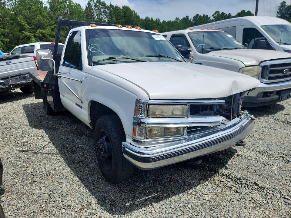 56593786 :رقم المزاد ، 1GBJC34RXXF059218 vin ، 1999 Chevrolet Gmt-400 مزاد بيع