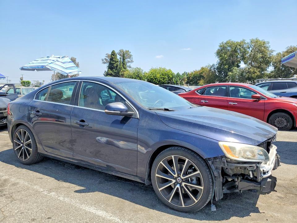 Продаж на аукціоні авто 2016 Volvo S60, vin: YV126MFK6G2413542, номер лоту: 56189196