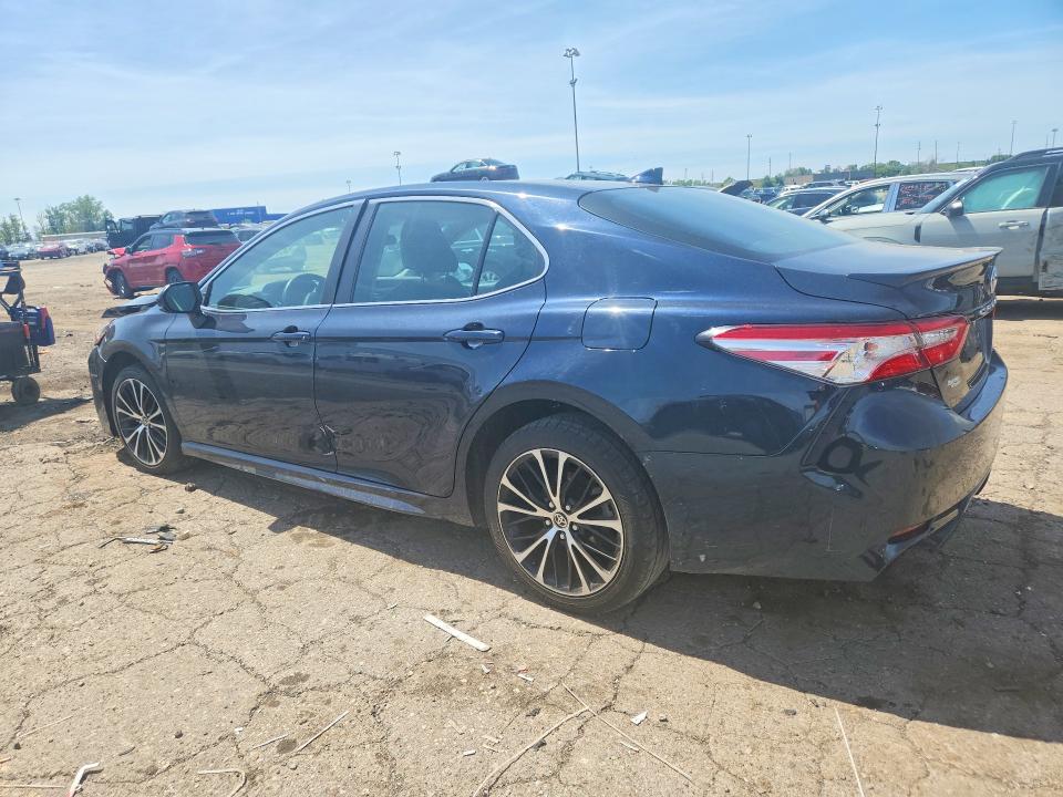56739876 :رقم المزاد ، 4T1G11AK2LU511350 vin ، 2020 Toyota Camry مزاد بيع