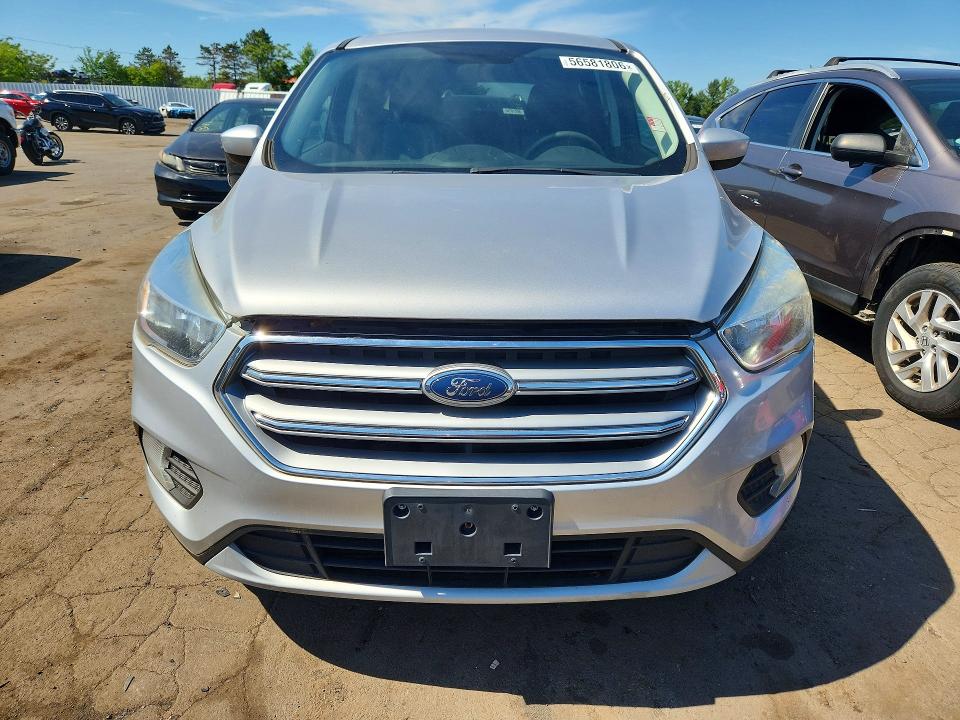2017 Ford Escape მანქანა იყიდება აუქციონზე, vin: 1FMCU9GD9HUD95598, აუქციონის ნომერი: 56581806