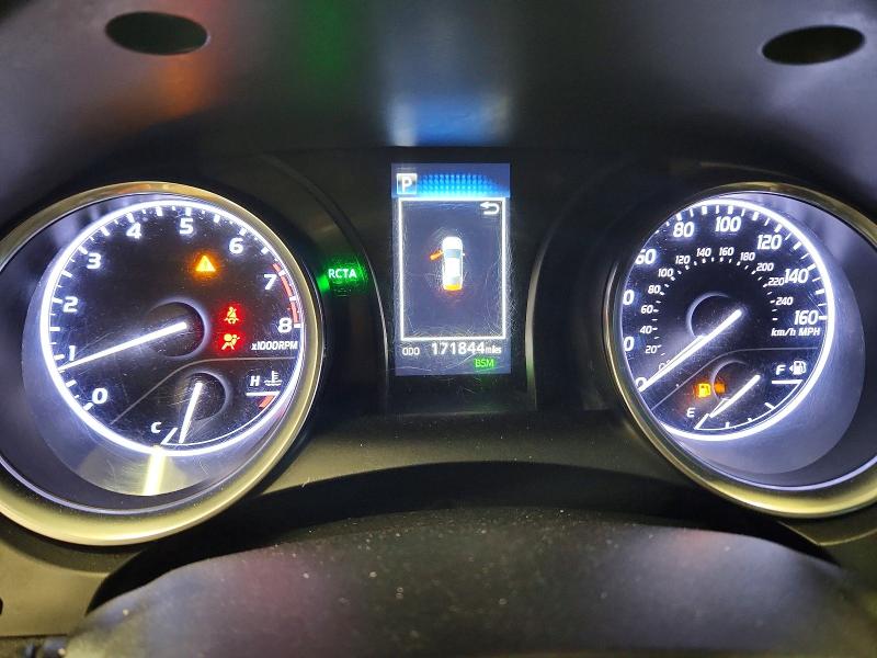 57992816 :رقم المزاد ، 4T1B11HK2JU538447 vin ، 2018 Toyota Camry مزاد بيع