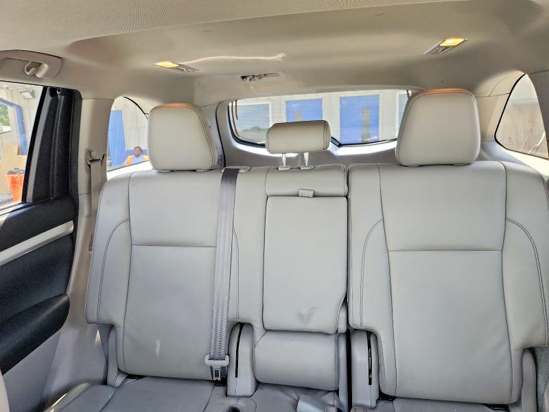 2018 Toyota Highlander მანქანა იყიდება აუქციონზე, vin: 5TDJZRFH2JS536278, აუქციონის ნომერი: 56233666