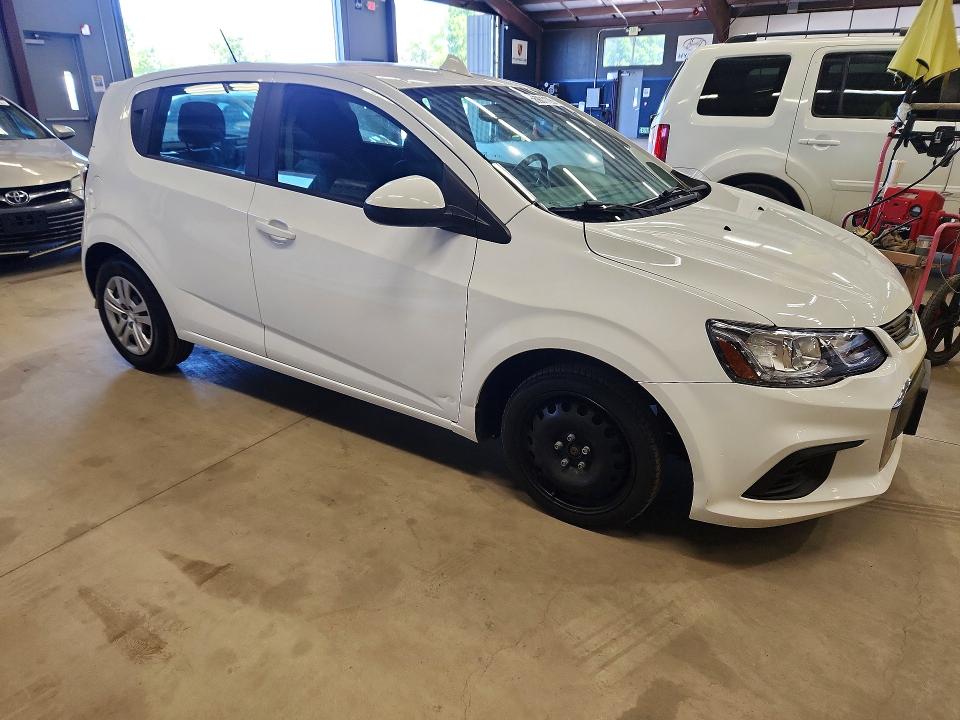 56901126 :رقم المزاد ، 1G1JG6SH7J4132925 vin ، 2018 Chevrolet Sonic مزاد بيع