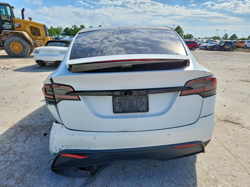 56656096 :رقم المزاد ، 7SAXCBE59NF356223 vin ، 2022 Tesla Model X مزاد بيع