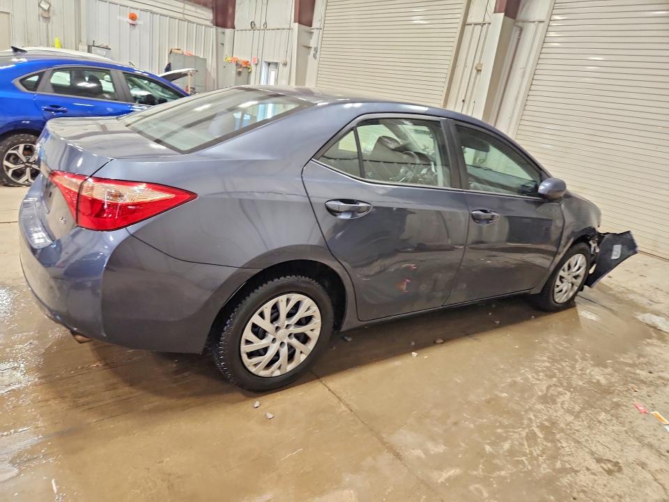 58091296 :رقم المزاد ، 5YFBURHE5JP754939 vin ، 2018 Toyota Corolla مزاد بيع