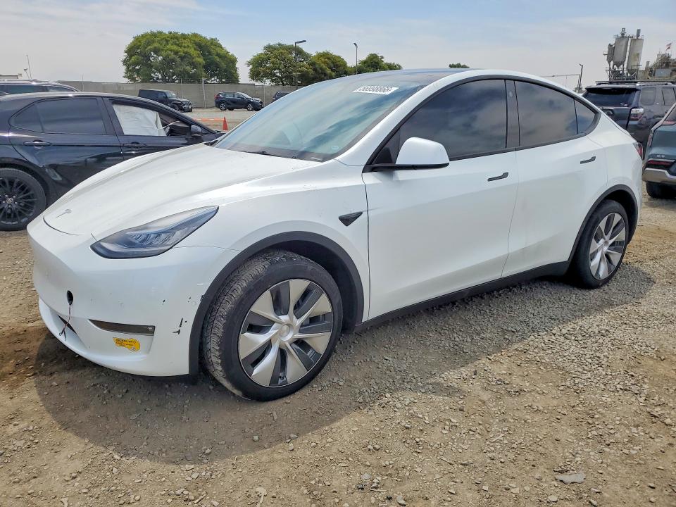Auction sale of the 2021 Tesla Model Y, vin: 5YJYGAED8MF132558, lot number: 56998866