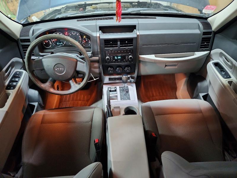 55732526 :رقم المزاد ، 1J8GN28K58W256699 vin ، 2008 Jeep Liberty مزاد بيع