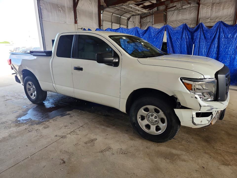56785506 :رقم المزاد ، 1N6AA1CC3NN107063 vin ، 2022 Nissan Titan مزاد بيع