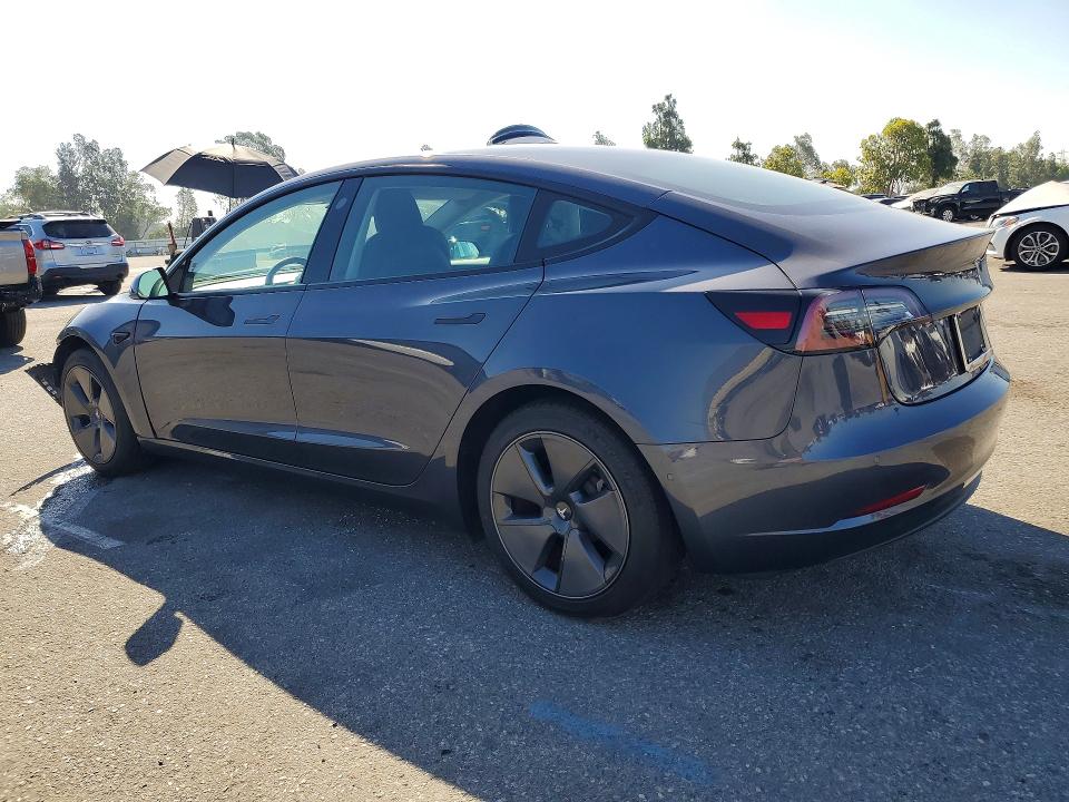 57166356 :رقم المزاد ، 5YJ3E1EA4NF336359 vin ، 2022 Tesla Model 3 مزاد بيع