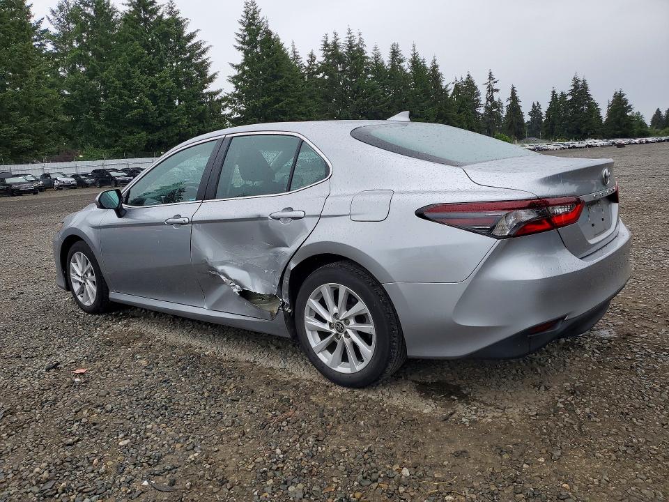 56901506 :رقم المزاد ، 4T1C11AK7NU636720 vin ، 2022 Toyota Camry مزاد بيع