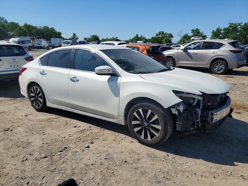 Продаж на аукціоні авто 2018 Nissan Altima, vin: 1N4AL3AP7JC190460, номер лоту: 54317406