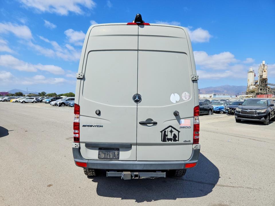 58881206 :رقم المزاد ، WD3FE7CD8JP619712 vin ، 2018 Mercedes-benz Sprinter مزاد بيع