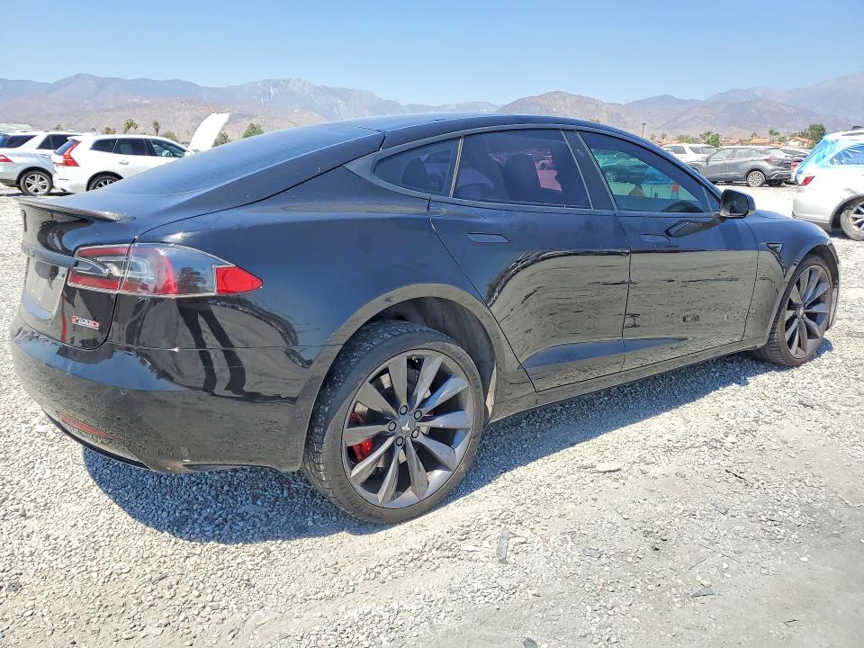 57350606 :رقم المزاد ، 5YJSA1E44HF227552 vin ، 2017 Tesla Model S مزاد بيع