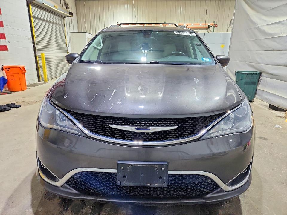 58383626 :رقم المزاد ، 2C4RC1BG3HR636086 vin ، 2017 Chrysler Pacifica مزاد بيع