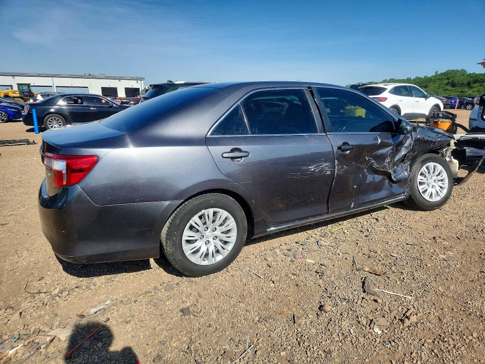 55109916 :رقم المزاد ، 4T1BF1FK2CU606561 vin ، 2012 Toyota Camry مزاد بيع