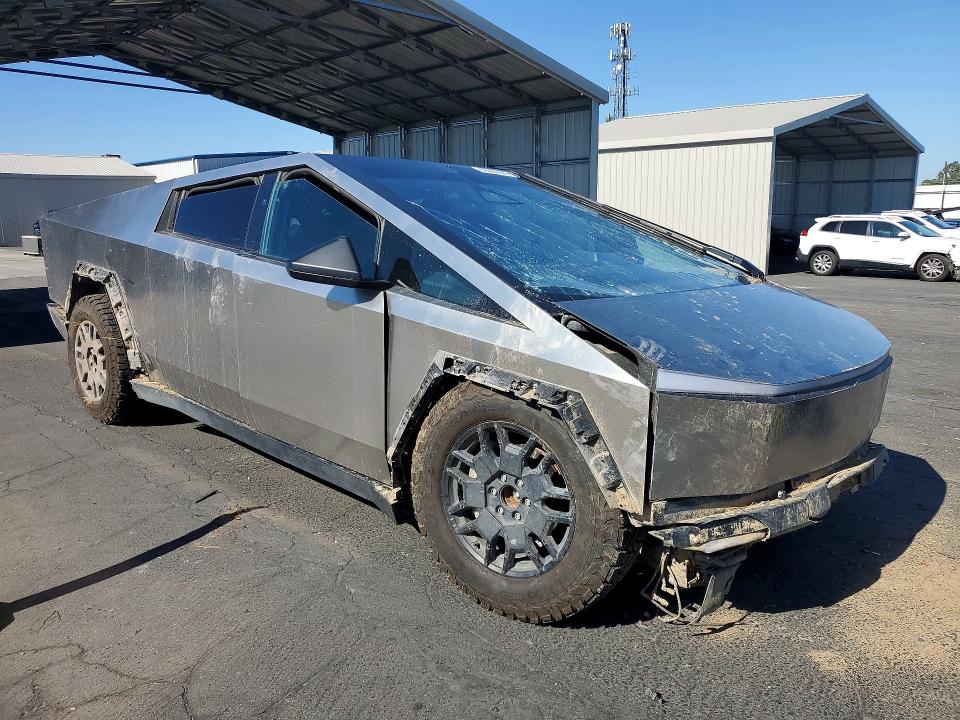 56484426 :رقم المزاد ، 7G2CEHED6RA026989 vin ، 2024 Tesla Cybertruck مزاد بيع