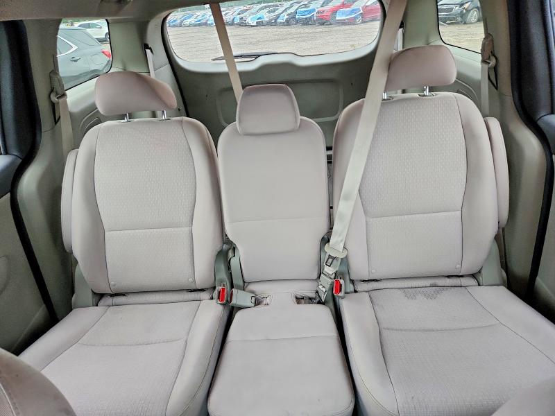 58522006 :رقم المزاد ، KNDMB5C16J6348607 vin ، 2018 Kia Sedona مزاد بيع
