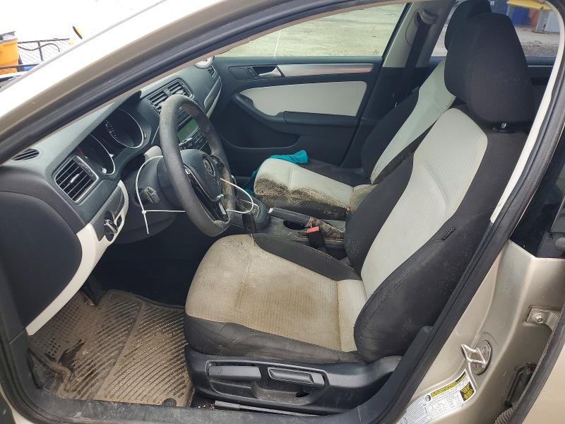 57906086 :رقم المزاد ، 3VWD07AJ2FM268116 vin ، 2015 Volkswagen Jetta مزاد بيع