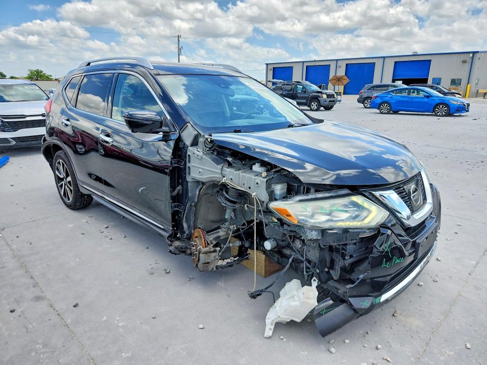 2017 Nissan Rogue მანქანა იყიდება აუქციონზე, vin: JN8AT2MT0HW400066, აუქციონის ნომერი: 56835636
