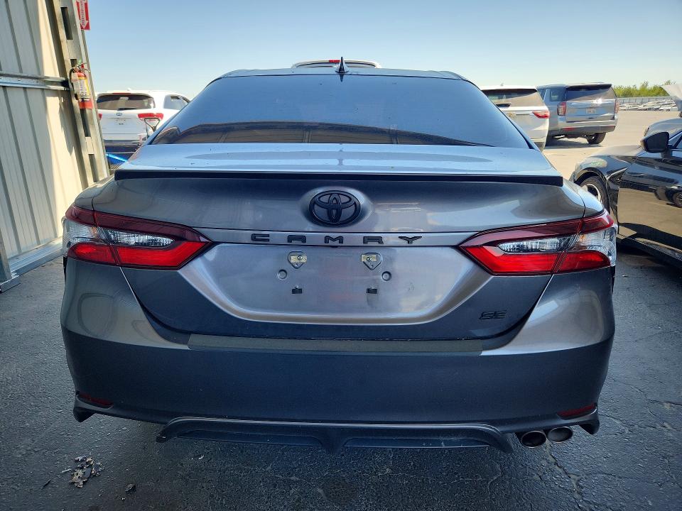 2022 Toyota Camry მანქანა იყიდება აუქციონზე, vin: 4T1G11AK2NU036950, აუქციონის ნომერი: 58589126