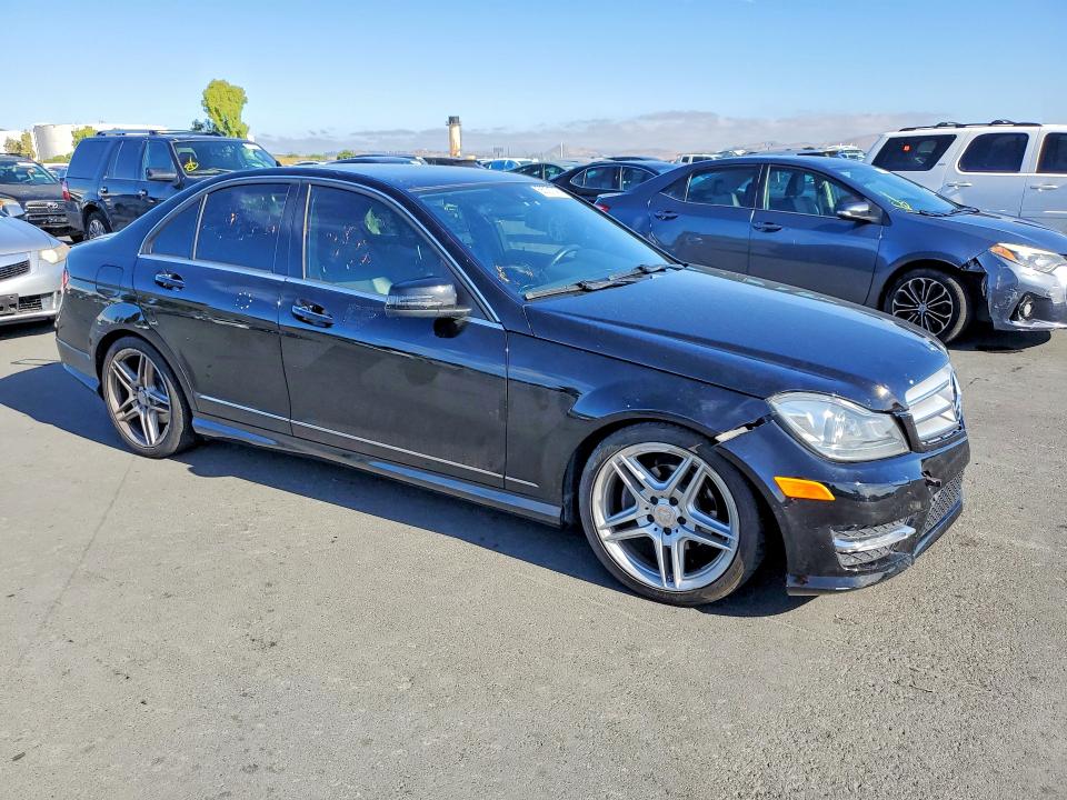 56021746 :رقم المزاد ، WDDGF4HBXDR252386 vin ، 2013 Mercedes-benz C مزاد بيع