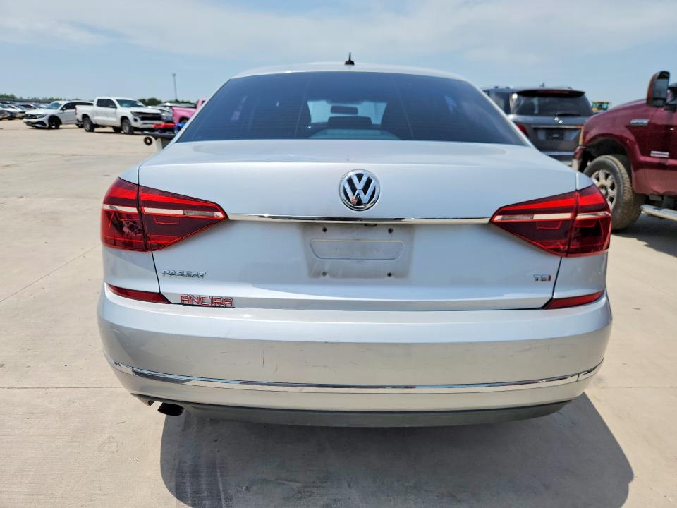 58522576 :رقم المزاد ، 1VWAT7A30HC029504 vin ، 2017 Volkswagen Passat مزاد بيع
