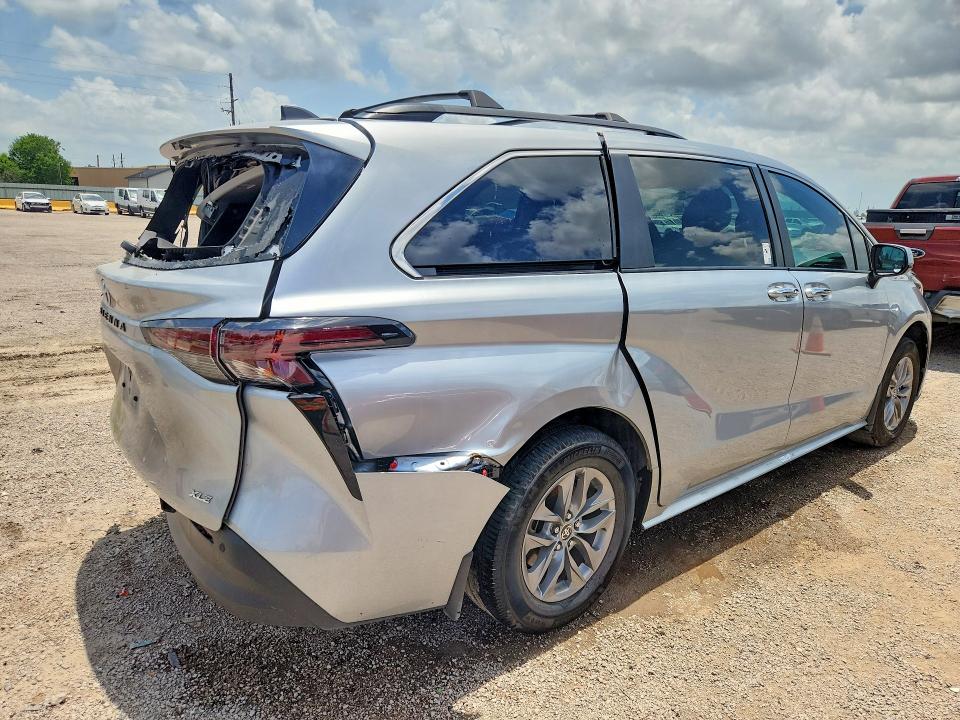 Продаж на аукціоні авто 2025 Toyota Sienna, vin: 5TDJRKEC2SS275684, номер лоту: 58885656