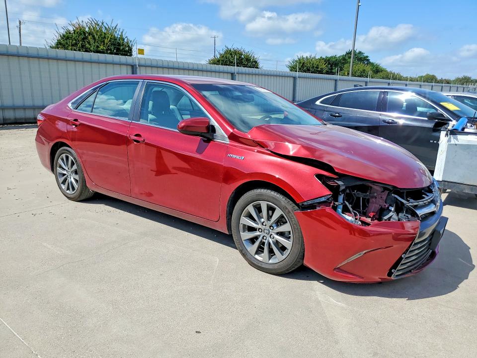 56251036 :رقم المزاد ، 4T1BD1FK0FU144088 vin ، 2015 Toyota Camry Hybrid مزاد بيع
