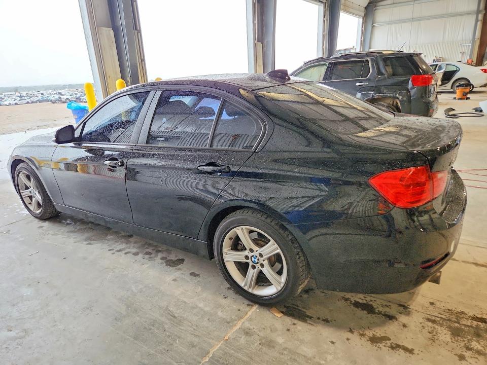 56106546 :رقم المزاد ، WBA3C3C54EF984008 vin ، 2014 Bmw 320 مزاد بيع