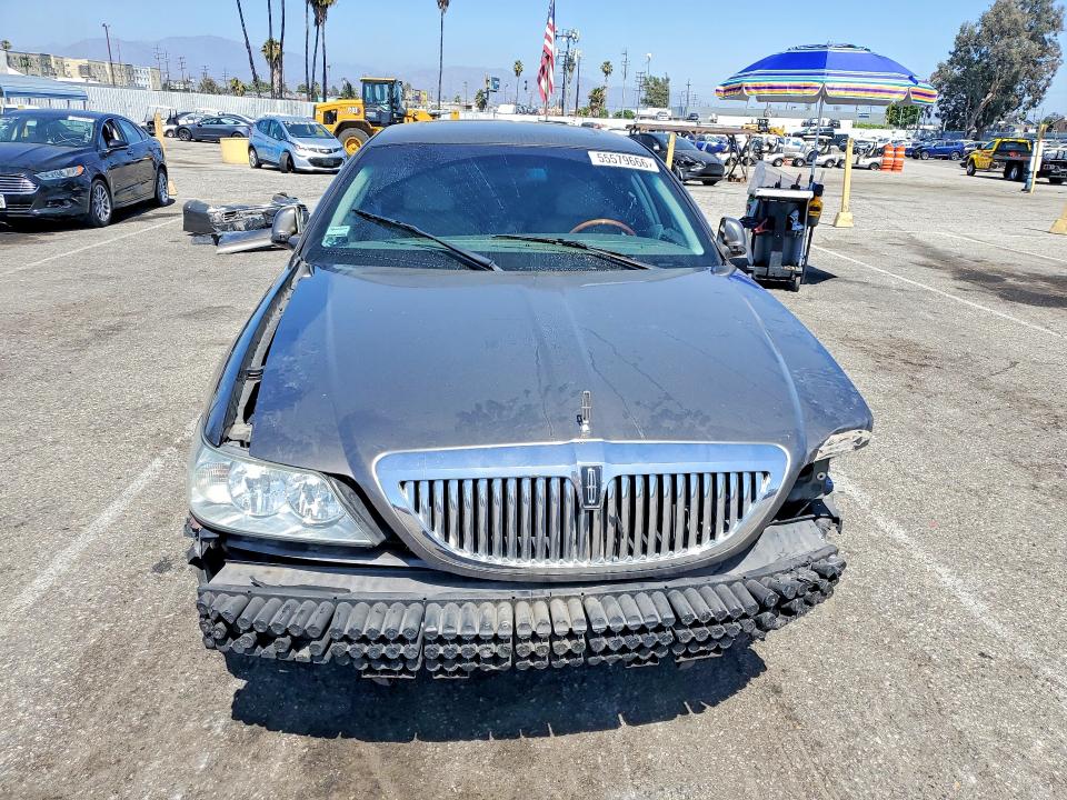 Продаж на аукціоні авто 2004 Lincoln Town Car, vin: 1LNHM83W34Y659909, номер лоту: 55579666