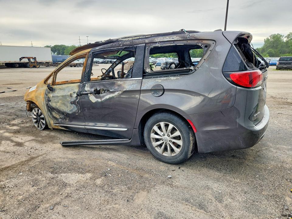 58394746 :رقم المزاد ، 2C4RC1BG7HR598359 vin ، 2017 Chrysler Pacifica مزاد بيع