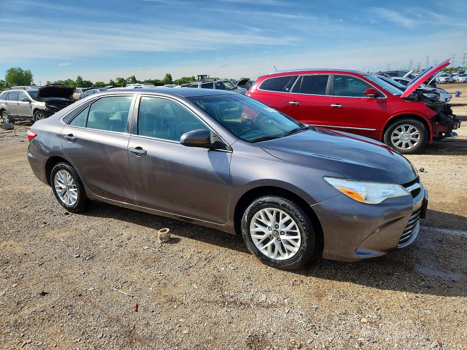57755126 :رقم المزاد ، 4T1BF1FK1GU228772 vin ، 2016 Toyota Camry مزاد بيع