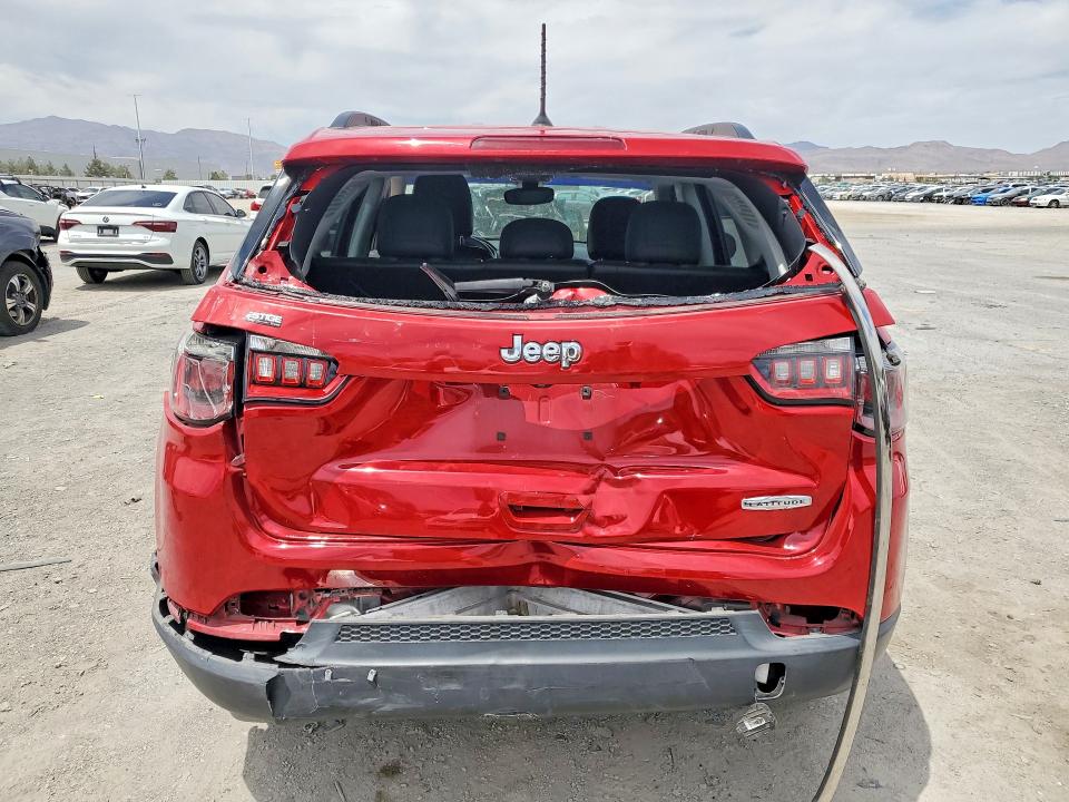 56489886 :رقم المزاد ، 3C4NJCBB8HT668808 vin ، 2017 Jeep Compass مزاد بيع