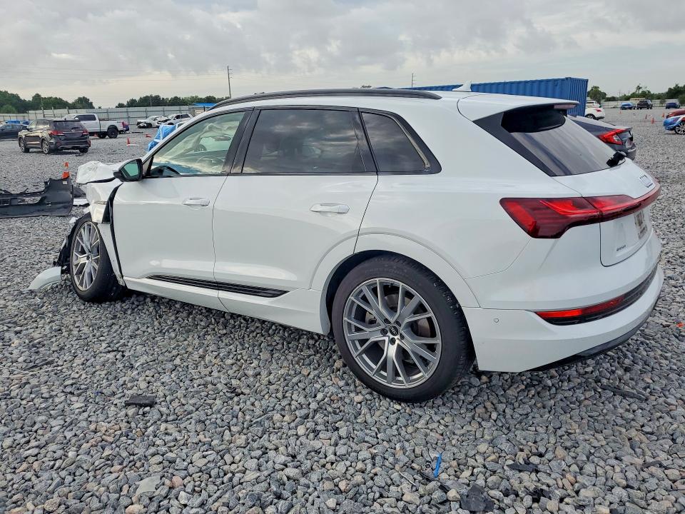 55783386 :رقم المزاد ، WA1VAAGE9MB014672 vin ، 2021 Audi E-tron مزاد بيع