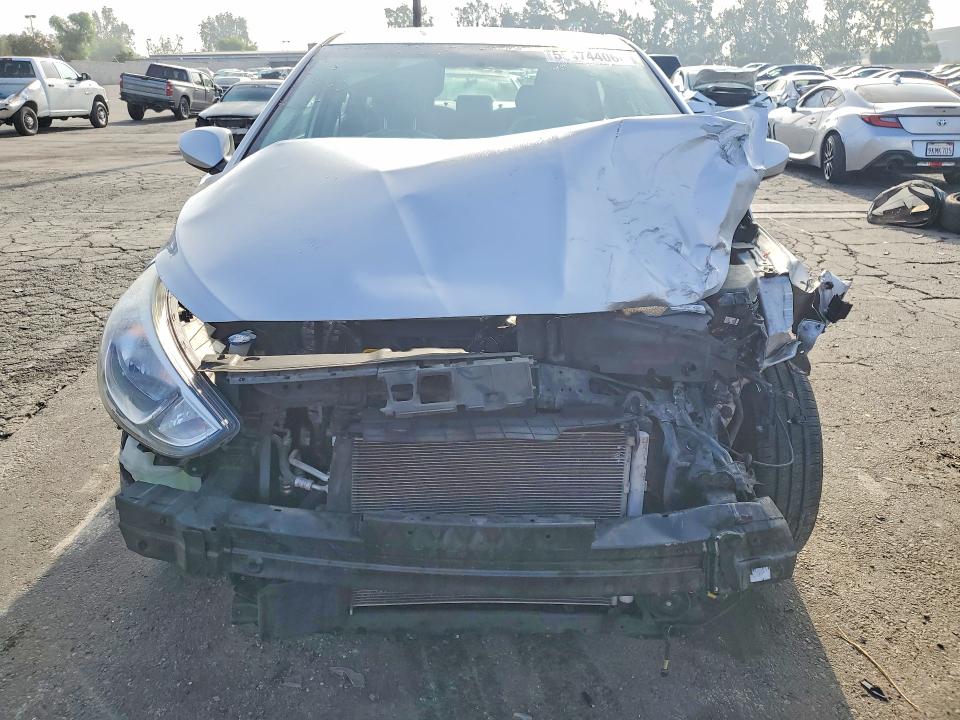 55474406 :رقم المزاد ، KMHCT4AE4HU297604 vin ، 2017 Hyundai Accent مزاد بيع